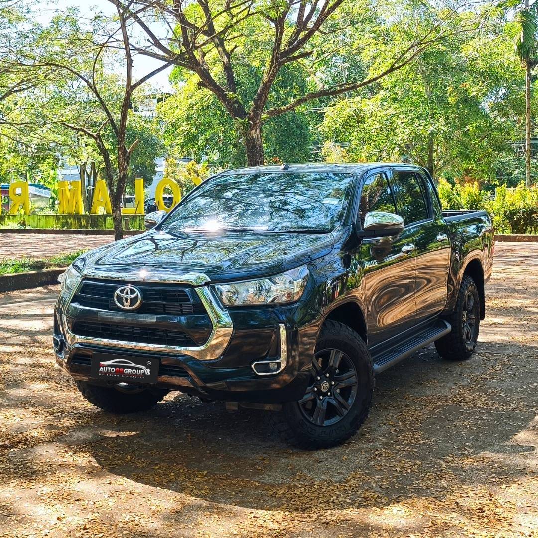 toyota-new-hilux-g-double-cabin-2400-manual-double-cabin-4x4-diesel-black-2rows-2022-kt-8894-yv-3156