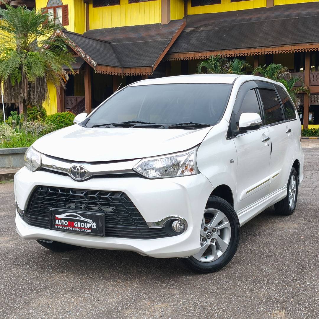 toyota-grand-new-veloz-mpv-1300-matic-4x2-premium-white-3rows-2016-b-2223-soc-3271