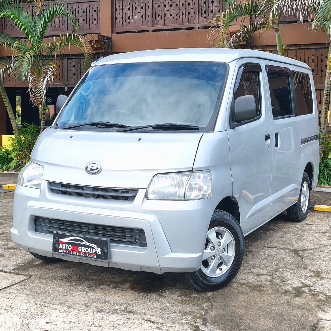 daihatsu-granmax-minibus-d-minibus-1300-manual-ff-fh-4x2-premium-silver-3rows-2019-b-2856-pkc-3280