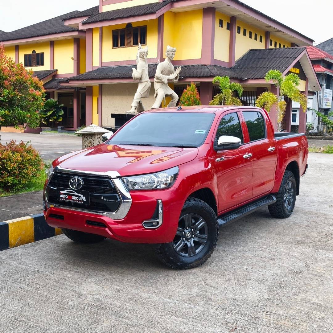 toyota-new-hilux-g-double-cabin-2400-manual-double-cabin-4x4-diesel-red-2rows-2022-kt-8076-yz-3321