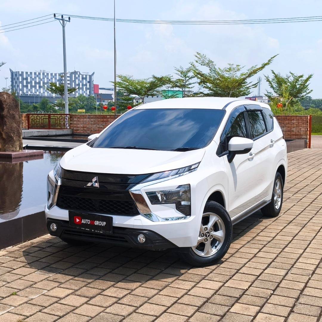 mitsubishi-xpander-gls-minibus-1500-matic-4x2-premium-white-3rows-2021-b-1945-ezg-3444