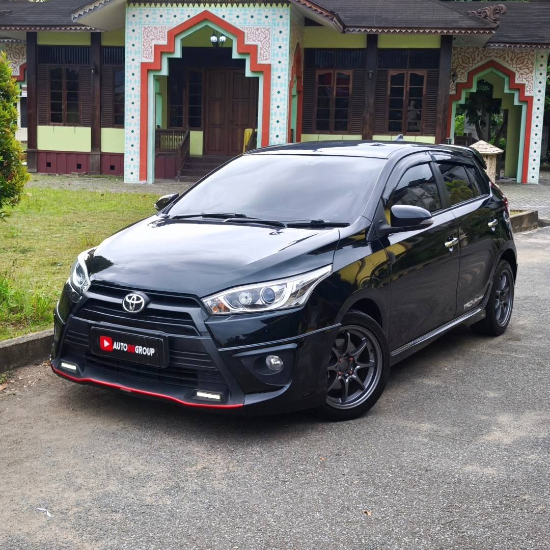 toyota-all-new-yaris-s-hatchback-1500-manual-trd-sportivo-4x2-premium-black-2rows-2015-b-2656-bfs-3457