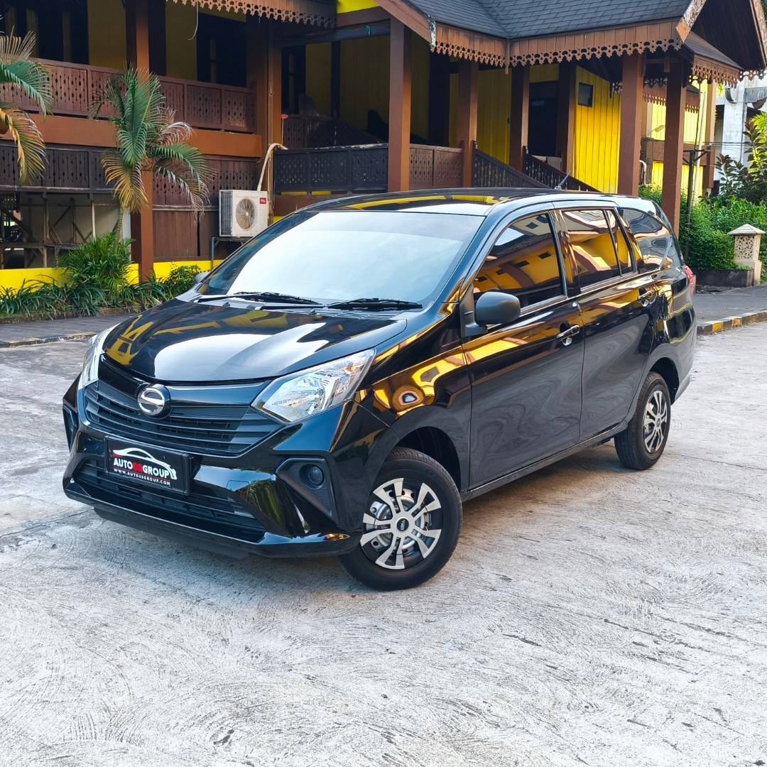 daihatsu-sigra-d-lcgc-1000-manual-minor-change-4x2-premium-black-3rows-2025-t-1587-ux-3460